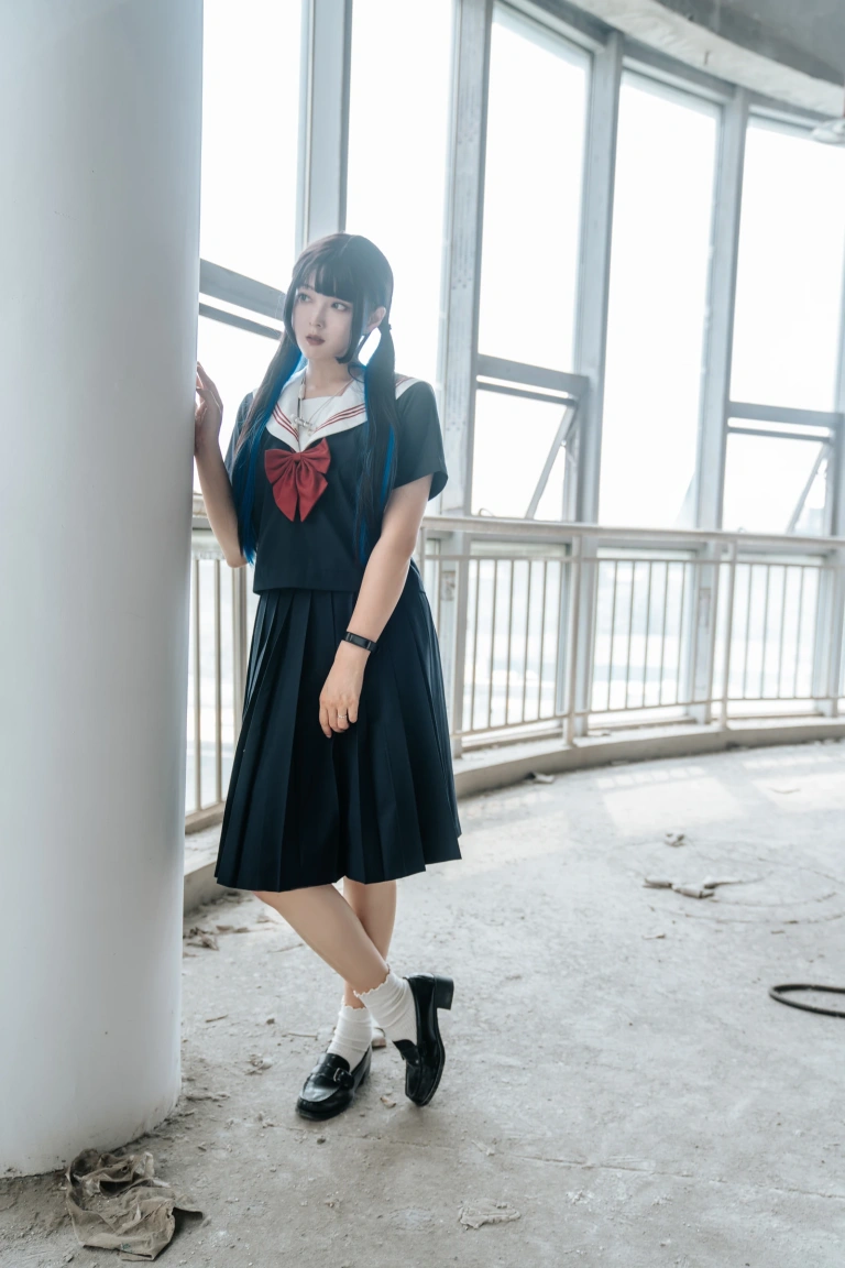 Natsuko_夏夏子《废墟风纪委员》主题写真：45张全套美图