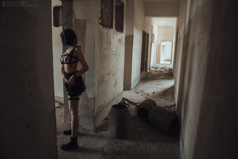 Natsuko_夏夏子《绑带特工》主题写真：40张全套美图