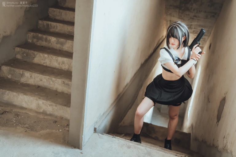 Natsuko_夏夏子《绑带特工》主题写真：40张全套美图