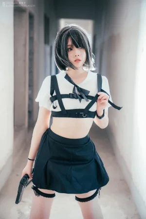 Natsuko_夏夏子《绑带特工》主题写真：40张全套美图