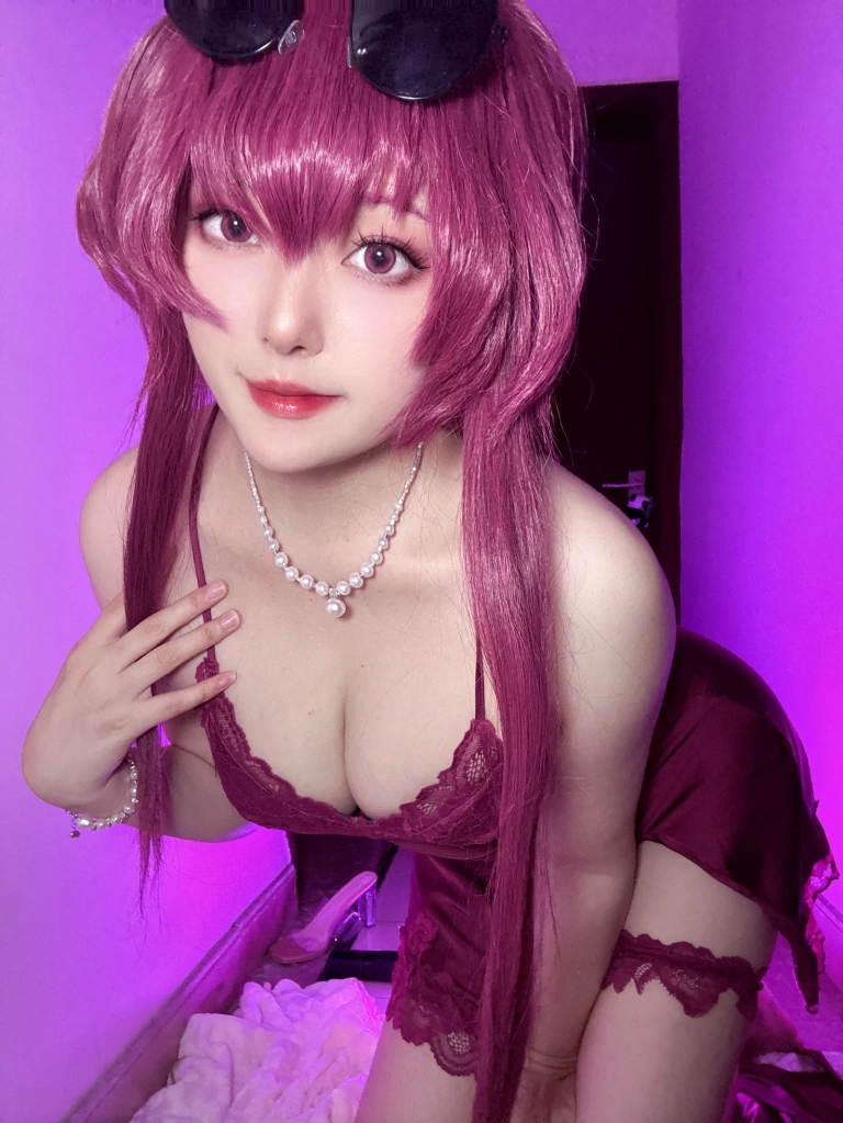 Natsuko_夏夏子《卡芙卡睡衣》主题写真：34张全套美图，含6个视频