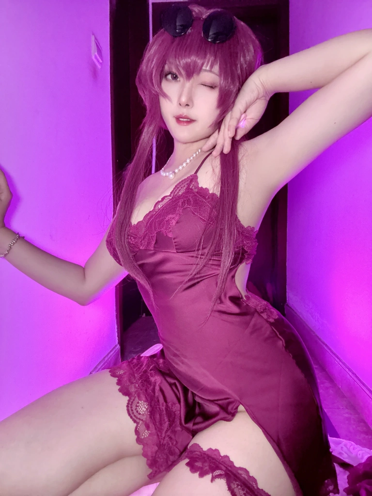 Natsuko_夏夏子《卡芙卡睡衣》主题写真：34张全套美图，含6个视频
