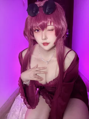 Natsuko_夏夏子《卡芙卡睡衣》主题写真：34张全套美图，含6个视频