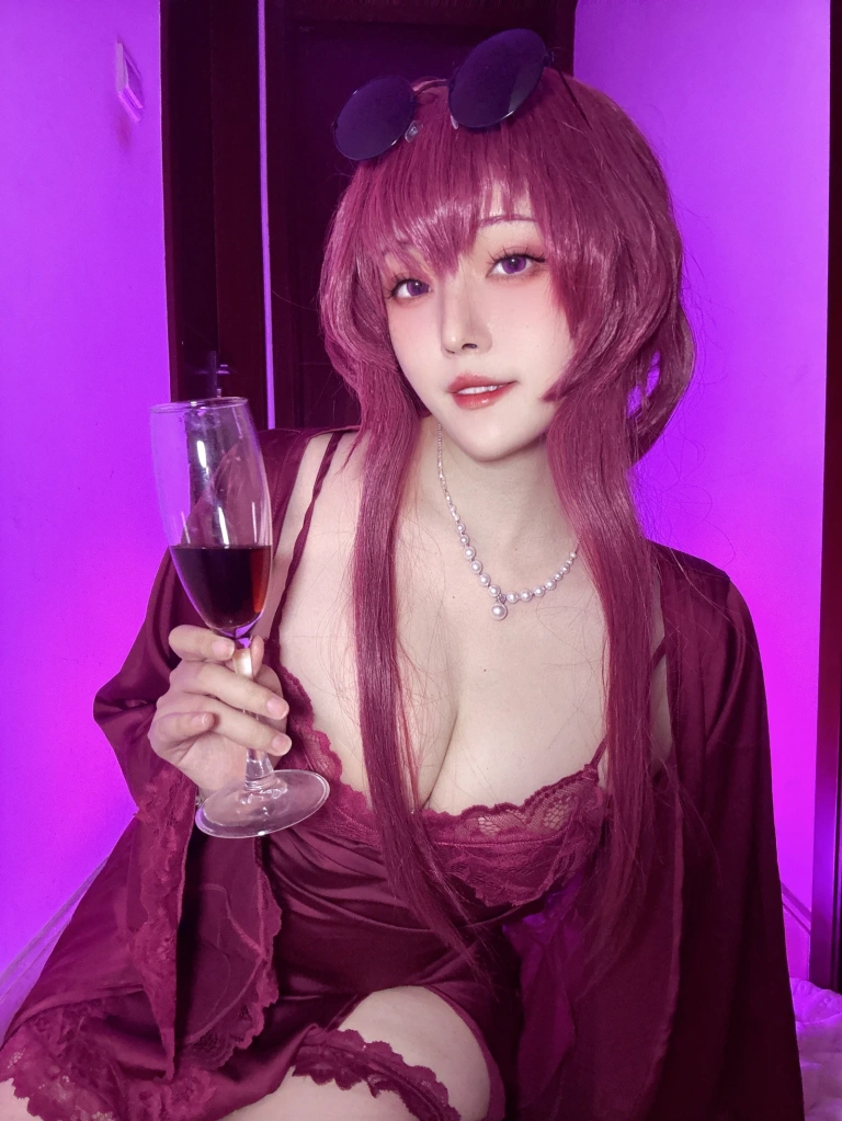 Natsuko_夏夏子《卡芙卡睡衣》主题写真：34张全套美图，含6个视频