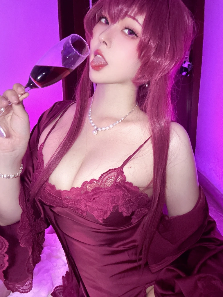 Natsuko_夏夏子《卡芙卡睡衣》主题写真：34张全套美图，含6个视频