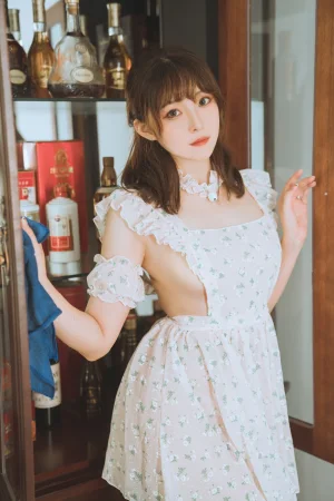 Natsuko_夏夏子《碎花围裙》主题写真：55张全套美图