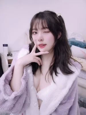 Natsuko_夏夏子《玉桂狗内衣自拍》主题写真：32张全套美图