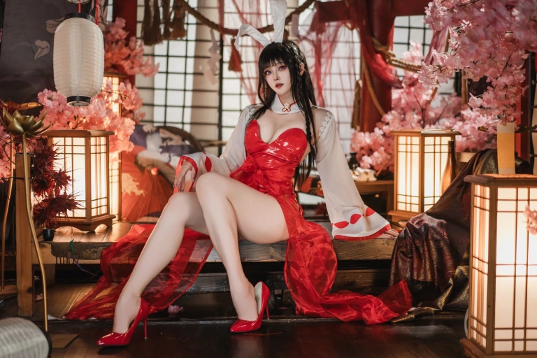Natsuko_夏夏子《碧蓝航线 大山巫女兔》主题写真：70张全套美图
