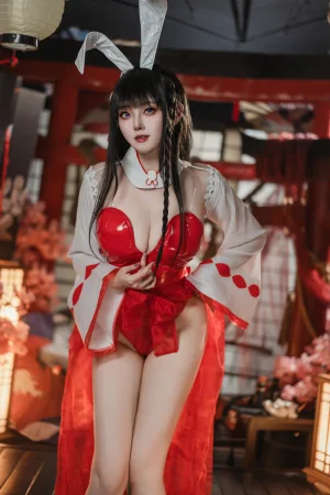 Natsuko_夏夏子《碧蓝航线 大山巫女兔》主题写真：70张全套美图