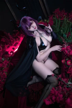 Natsuko_夏夏子《碧蓝航线 德文郡魅魔》主题写真：90张全套美图，含6个视频