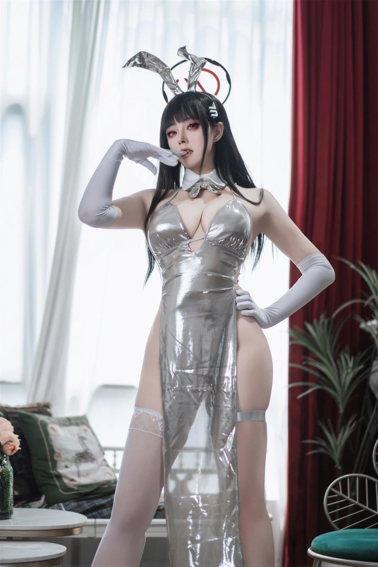 Natsuko_夏夏子《蔚蓝档案 调月莉音礼服》主题写真：72张全套美图，含1个视频