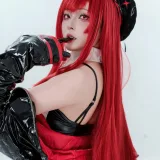 Natsuko_夏夏子《Nikke胜利女神 拉毗·小红帽》主题写真：77张全套美图