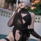 Natsuko_夏夏子《NIKKE×NieR 2B水着》主题写真：83张全套美图