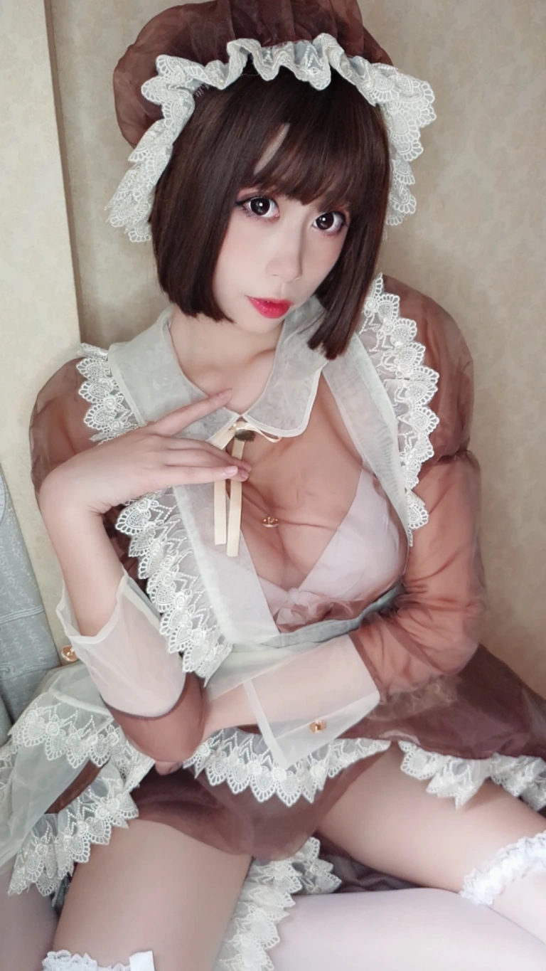 奈汐酱nice《自撮り Vol.005（動画入り）》主题写真：41张全套美图，含4个视频