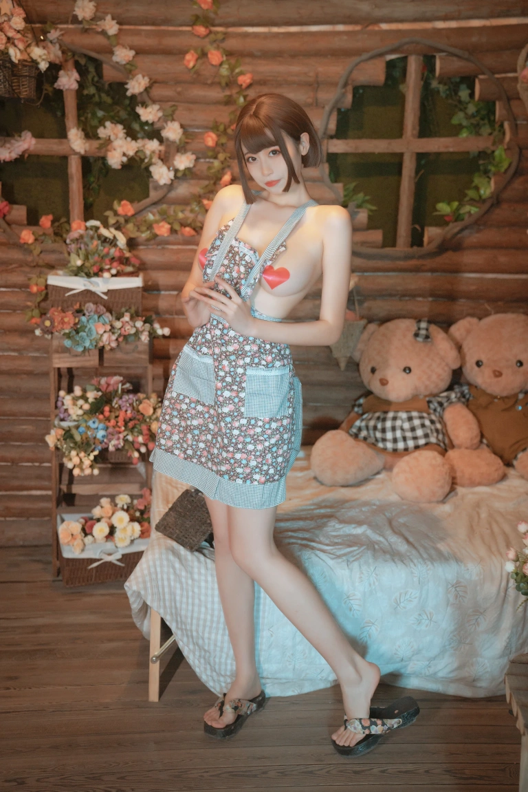 奈汐酱nice《老板娘2 勤劳的老板娘》主题写真：25张全套美图