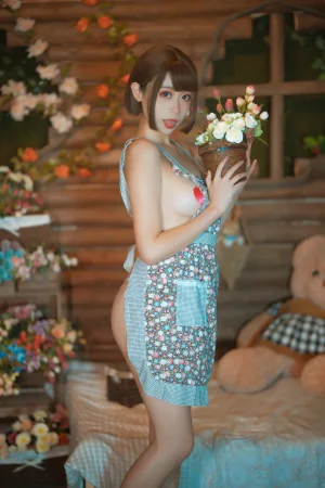 奈汐酱nice《老板娘2 勤劳的老板娘》主题写真：25张全套美图