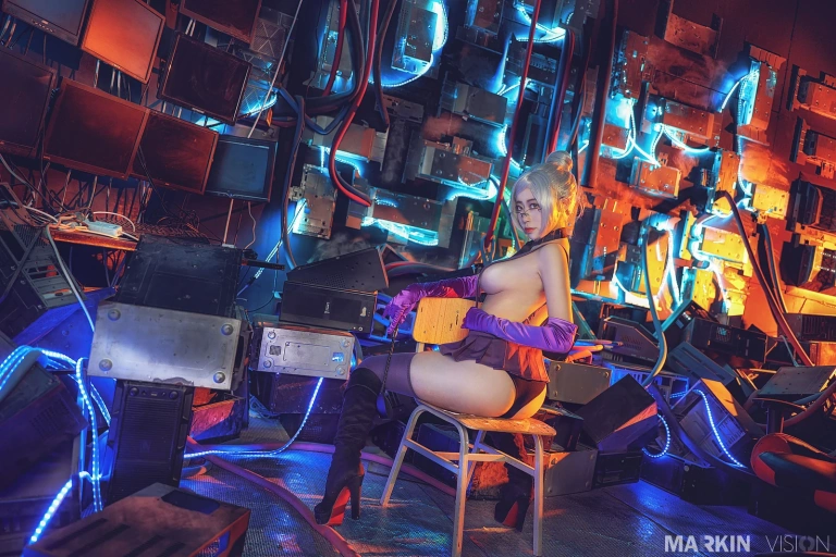 奈汐酱nice《朋克魅影 科幻》主题写真：11张全套美图