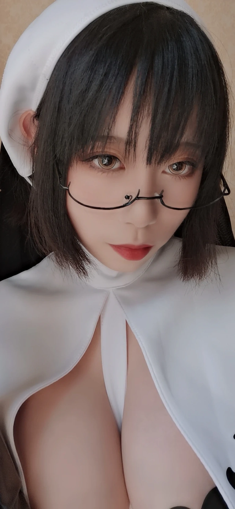 奈汐酱nice《7号本 修女》主题写真：41张全套美图，含7个视频