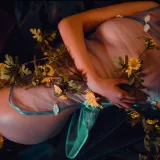 奈汐酱nice《小雏菊》主题写真：18张全套美图