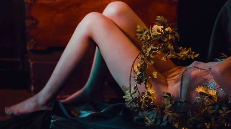 奈汐酱nice《小雏菊》主题写真：18张全套美图