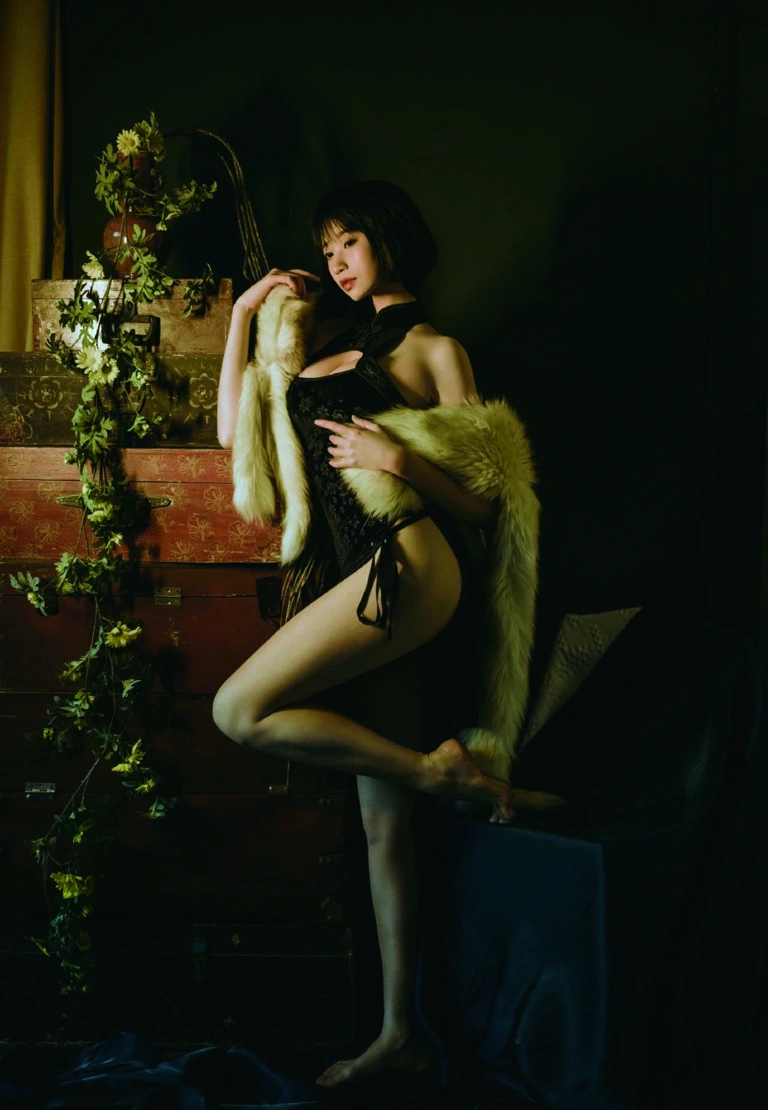 奈汐酱nice《黄昏》主题写真：18张全套美图