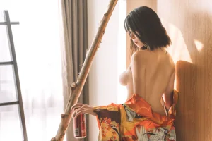 奈汐酱nice《消愁》主题写真：15张全套美图