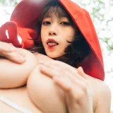 奈汐酱nice《大红帽》主题写真：31张全套美图，含2个视频