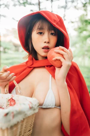 奈汐酱nice《大红帽》主题写真：31张全套美图，含2个视频