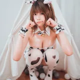 奈汐酱nice《牛年大吉 奶牛》主题写真：50张全套美图