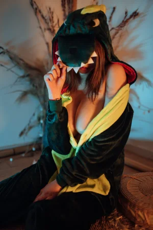 奈汐酱nice《哥斯拉》主题写真：55张全套美图