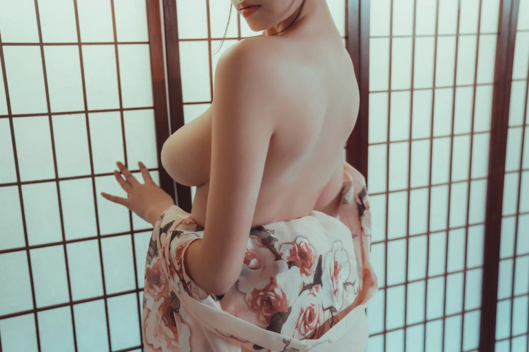 奈汐酱nice《老板娘 4.0》主题写真：30张全套美图