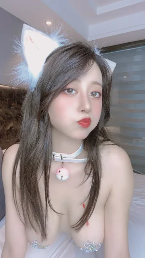 奈汐酱nice《20号自拍本 晨》主题写真：57张全套美图，含3个视频