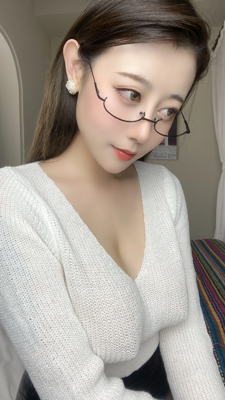 奈汐酱nice《24号自拍本 姐姐》主题写真：75张全套美图，含7个视频