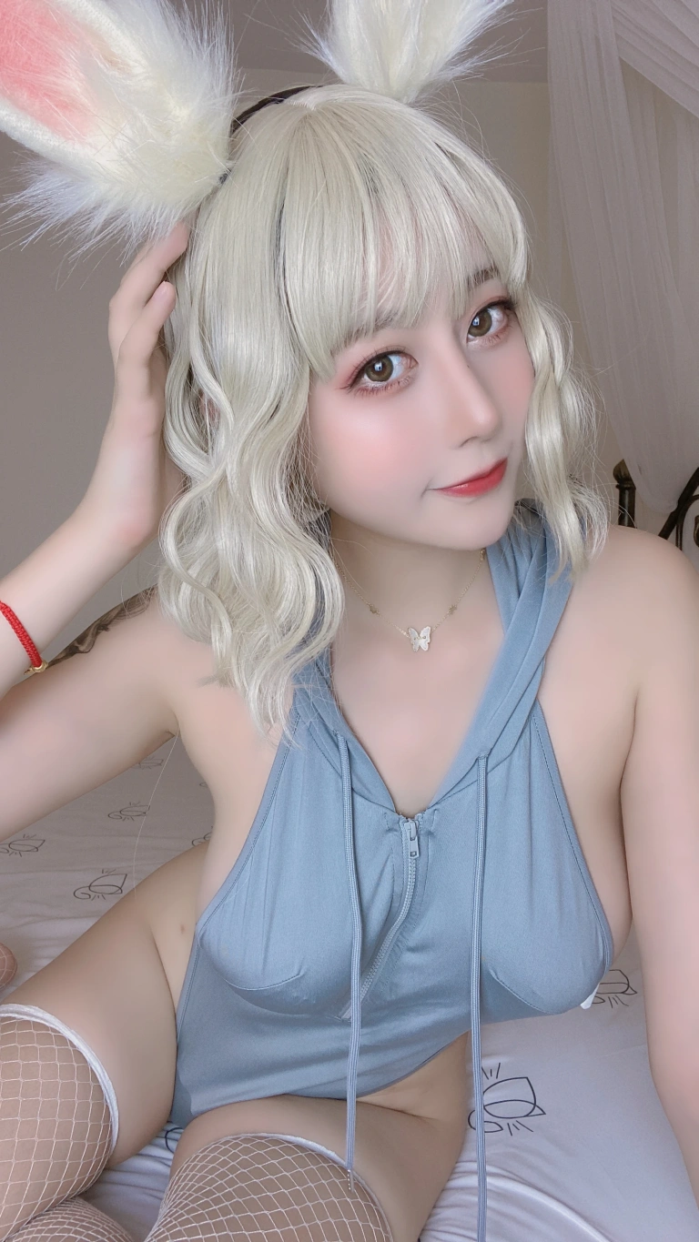 奈汐酱nice《27号自拍本 rua贝特》主题写真：46张全套美图，含2个视频