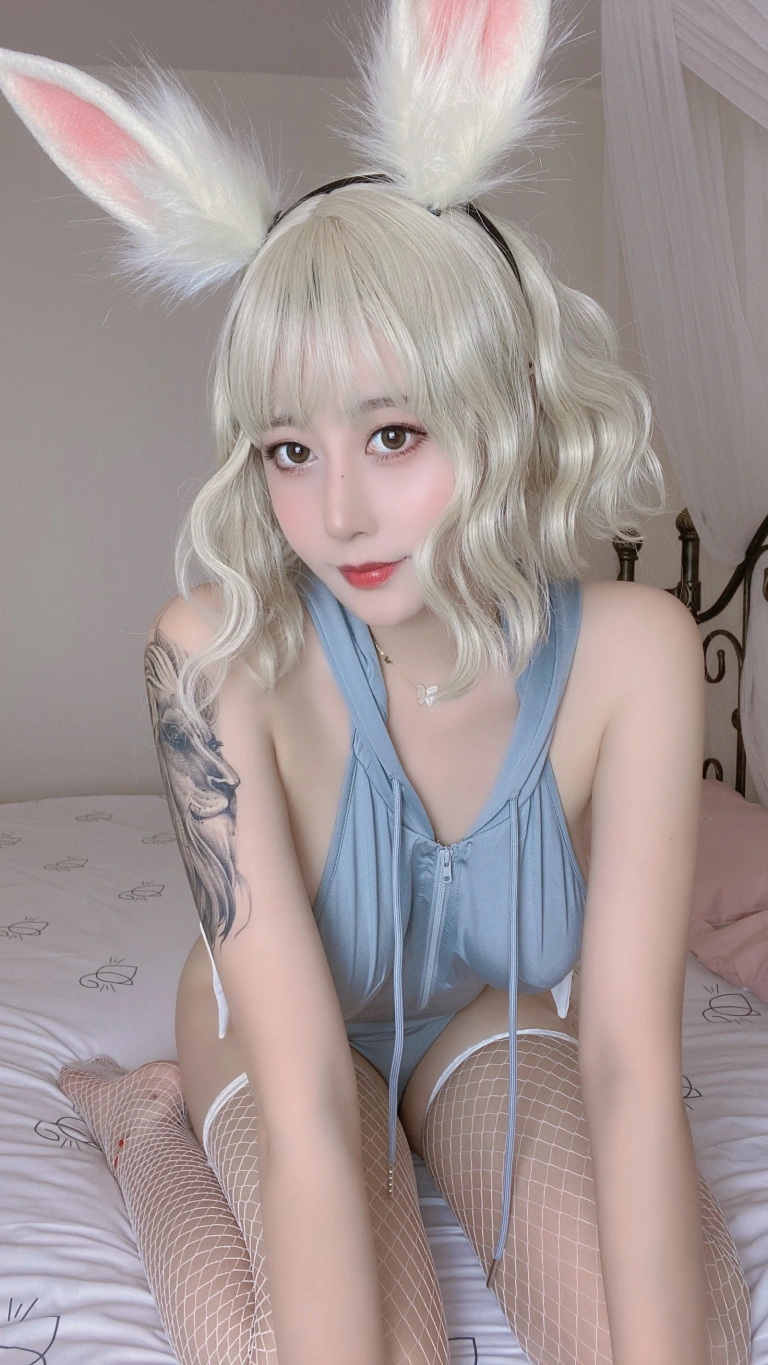 奈汐酱nice《27号自拍本 rua贝特》主题写真：46张全套美图，含2个视频