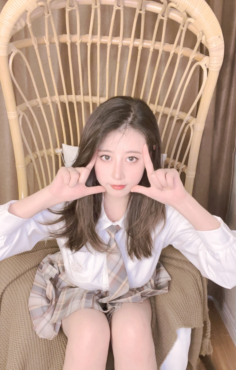 奈汐酱nice《34号自拍本 JK小裙子》主题写真：53张全套美图