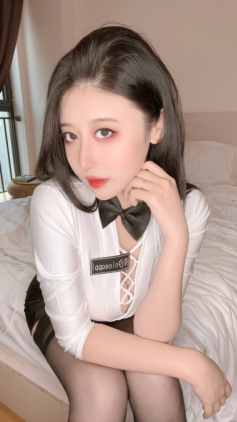 奈汐酱nice《密》主题写真：31张全套美图，含1个视频