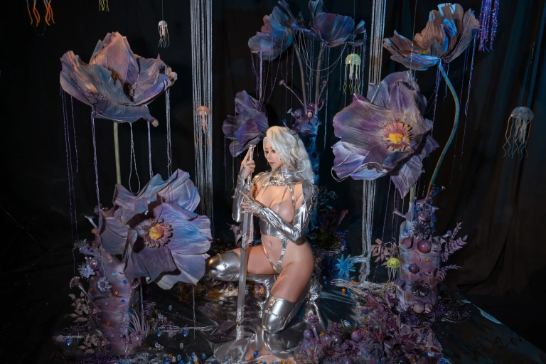 奈汐酱nice《异铁战士》主题写真：76张全套美图