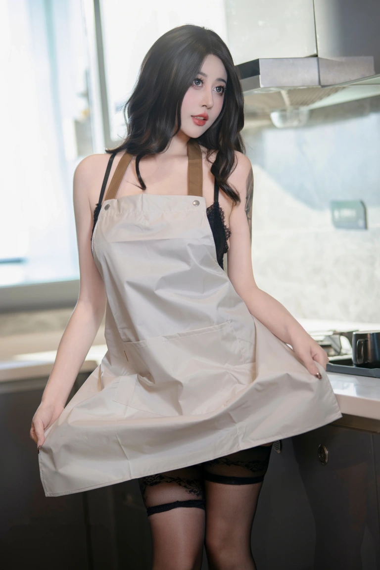 奈汐酱nice《豹纹主妇》主题写真：80张全套美图