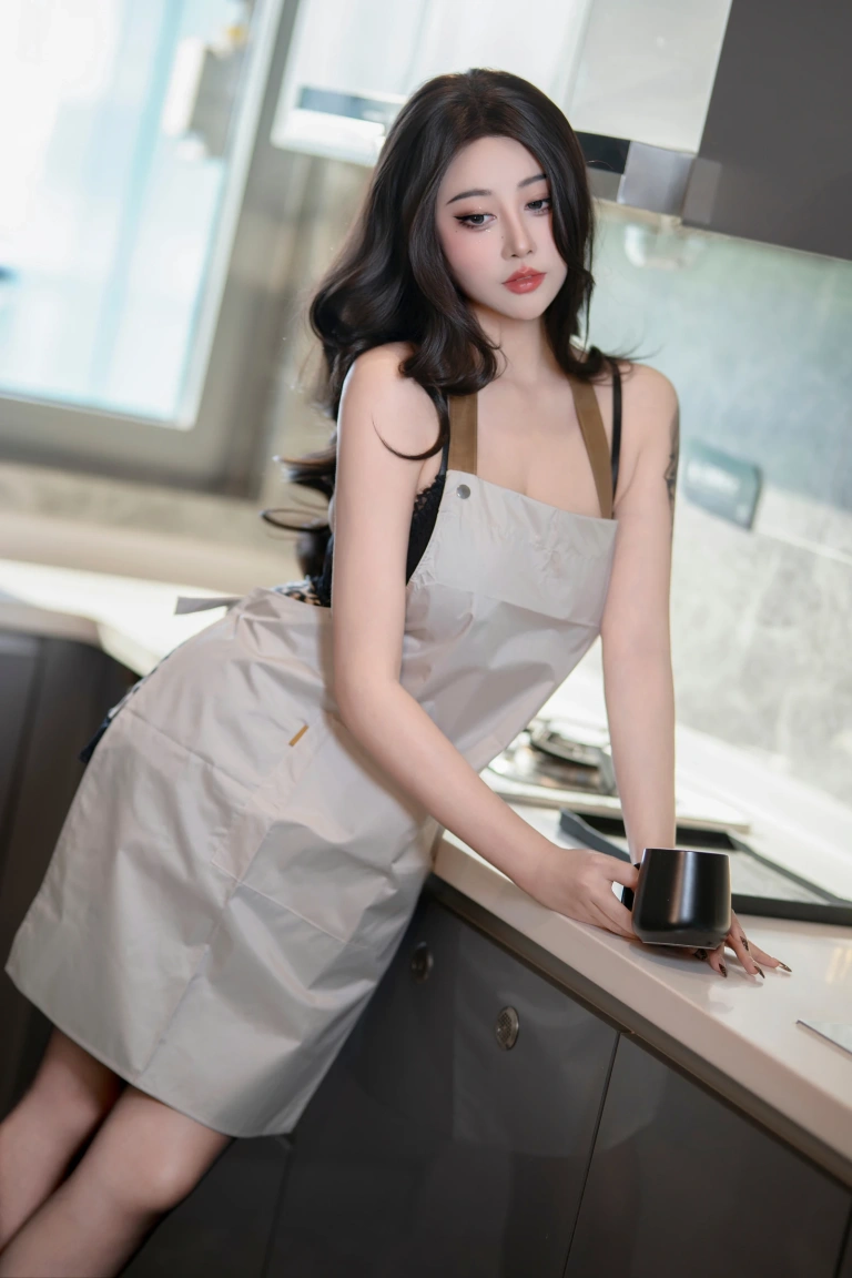 奈汐酱nice《豹纹主妇》主题写真：80张全套美图