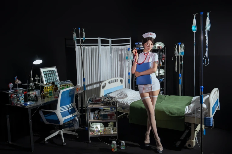 奈汐酱nice《心动护士》主题写真：80张全套美图，含1个视频