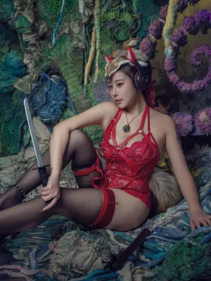 奈汐酱nice《猎狼女》主题写真：47张全套美图，含1个视频