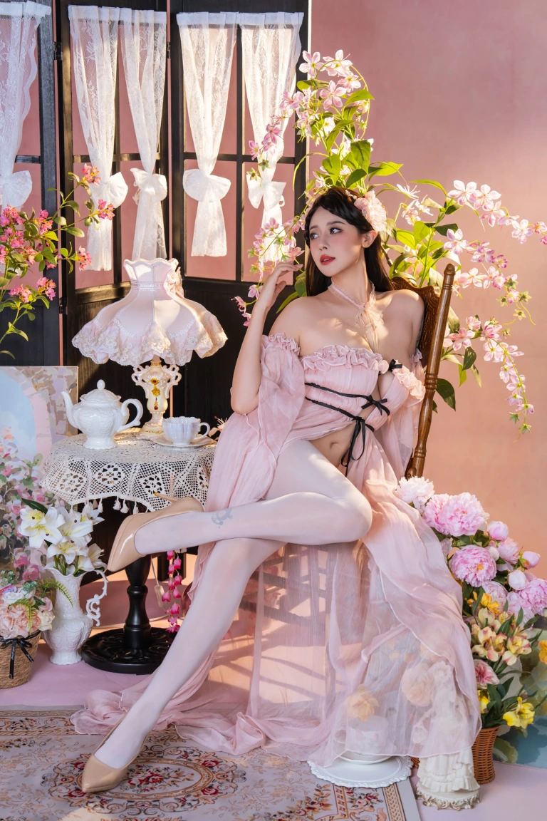 奈汐酱nice《粉红茶事》主题写真：78张全套美图
