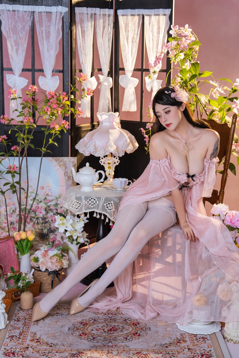 奈汐酱nice《粉红茶事》主题写真：78张全套美图