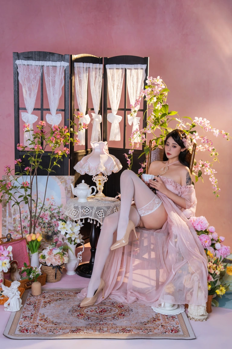 奈汐酱nice《粉红茶事》主题写真：78张全套美图