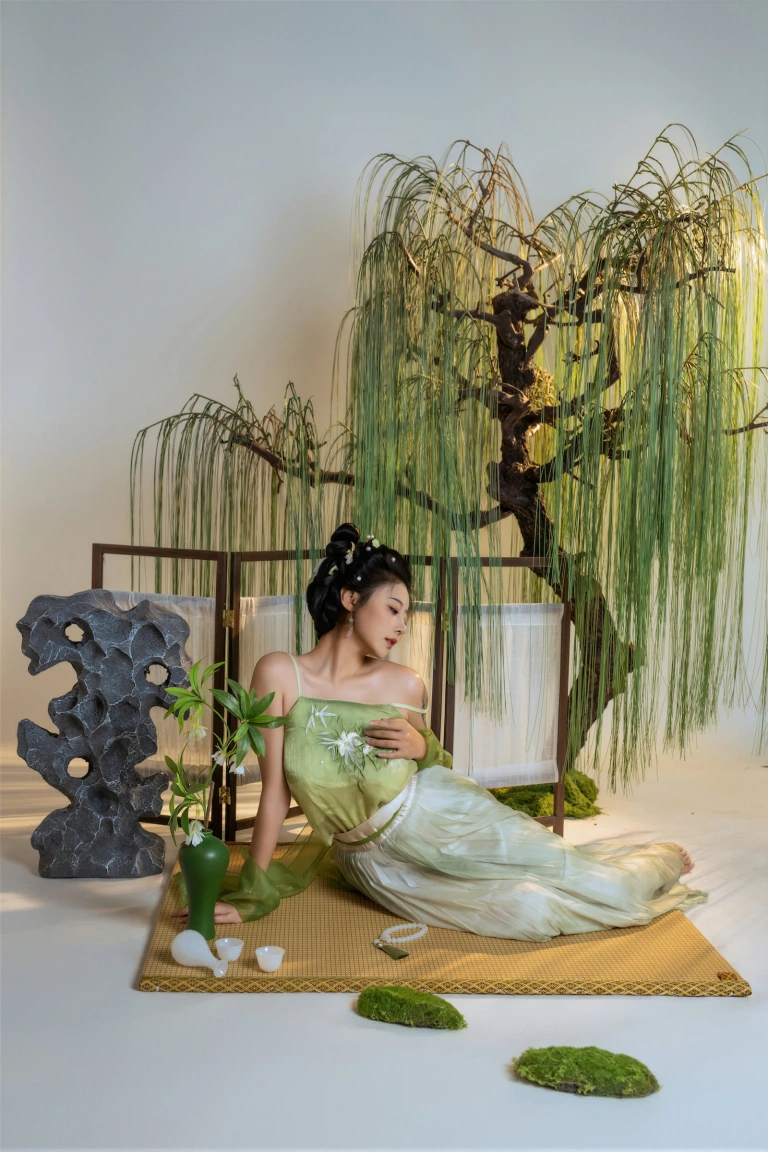奈汐酱nice《拾翠》主题写真：90张全套美图，含1个视频