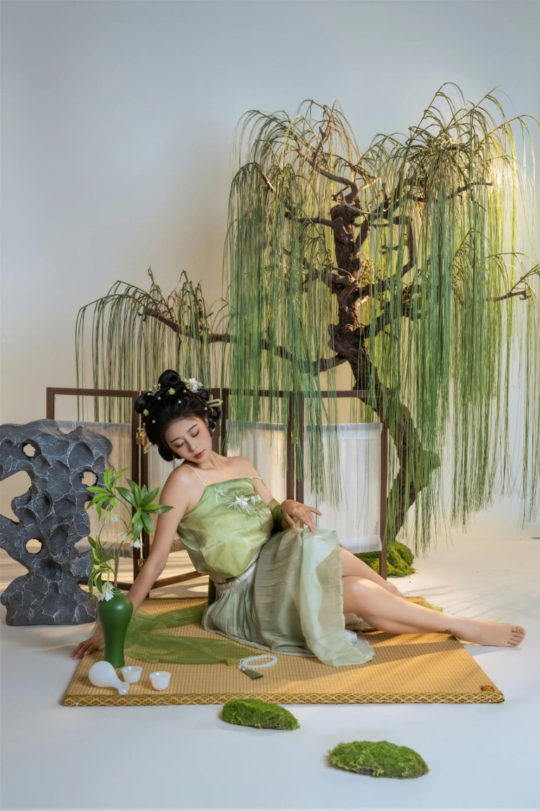 奈汐酱nice《拾翠》主题写真：90张全套美图，含1个视频
