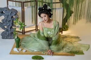 奈汐酱nice《拾翠》主题写真：90张全套美图，含1个视频