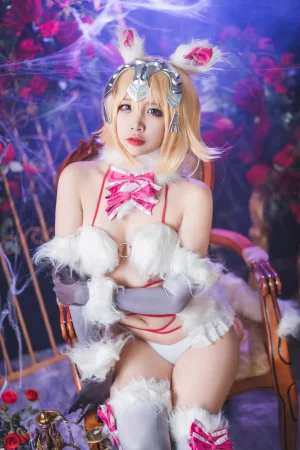 二佐Nisa《Fate白贞危险野兽》主题写真：31张全套美图