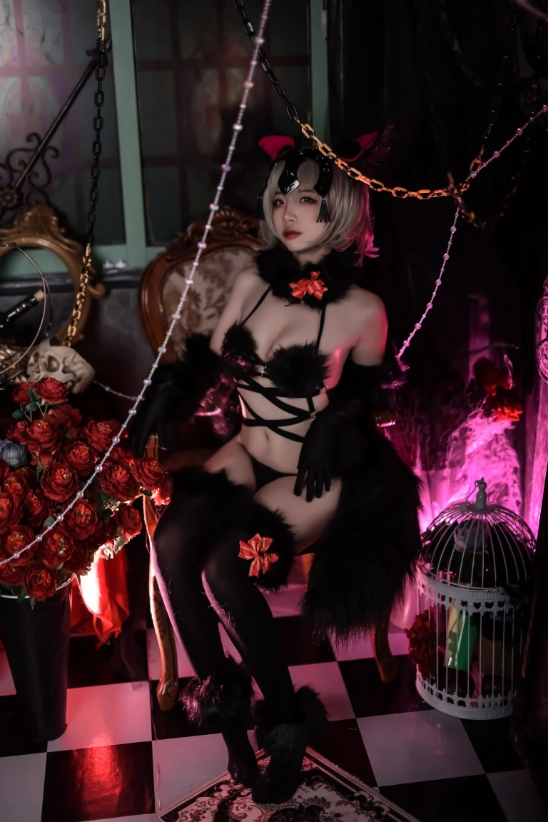 二佐Nisa《Fate黑贞万圣节》主题写真：20张全套美图